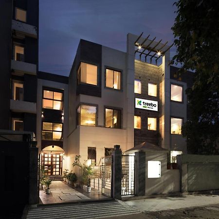 Treebo White Castle, Gurgaon Hotel Exterior foto
