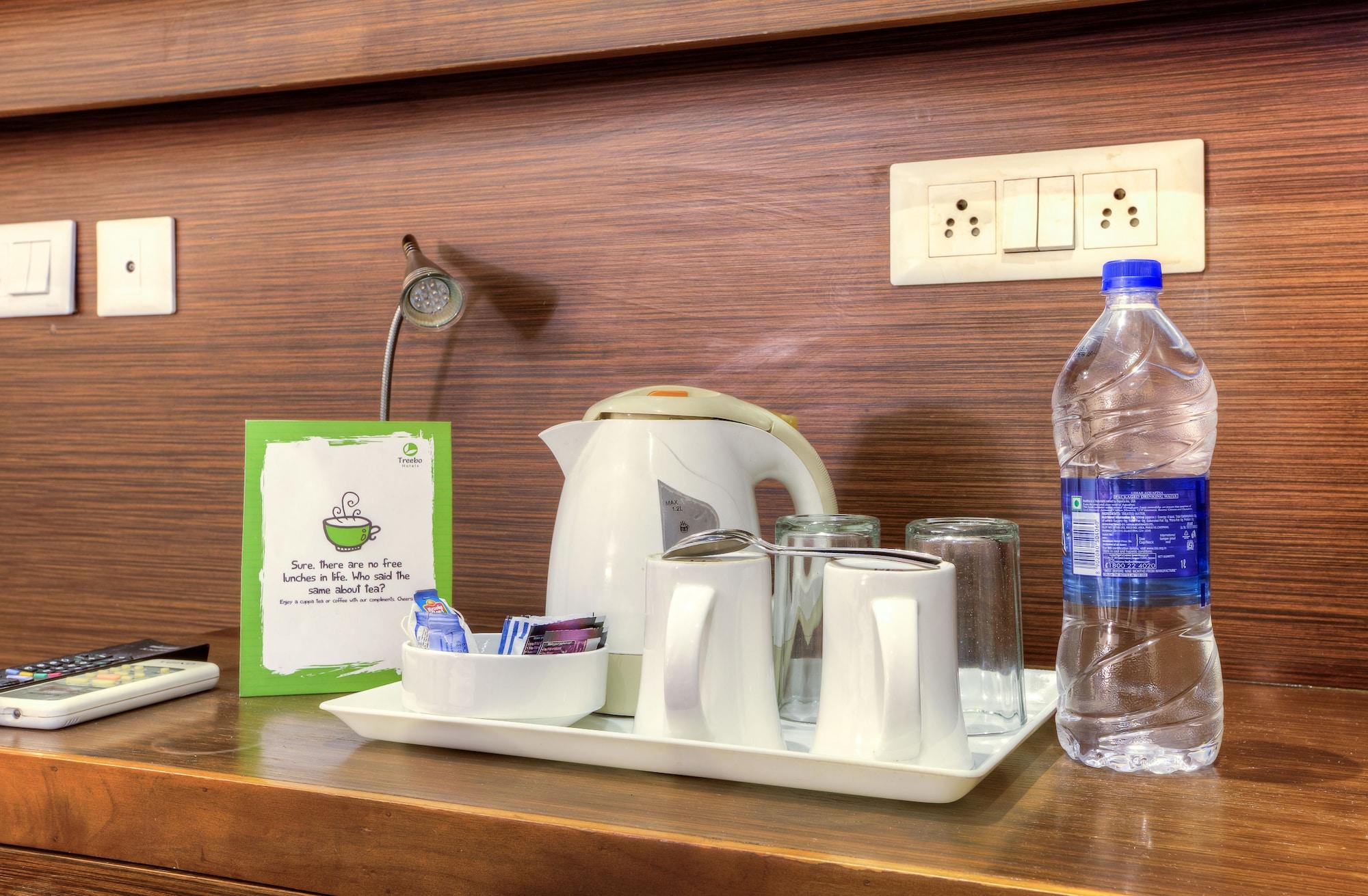 Treebo White Castle, Gurgaon Hotel Exterior foto