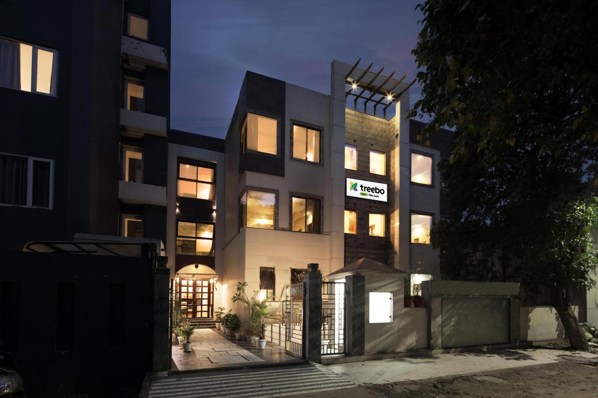 Treebo White Castle, Gurgaon Hotel Exterior foto